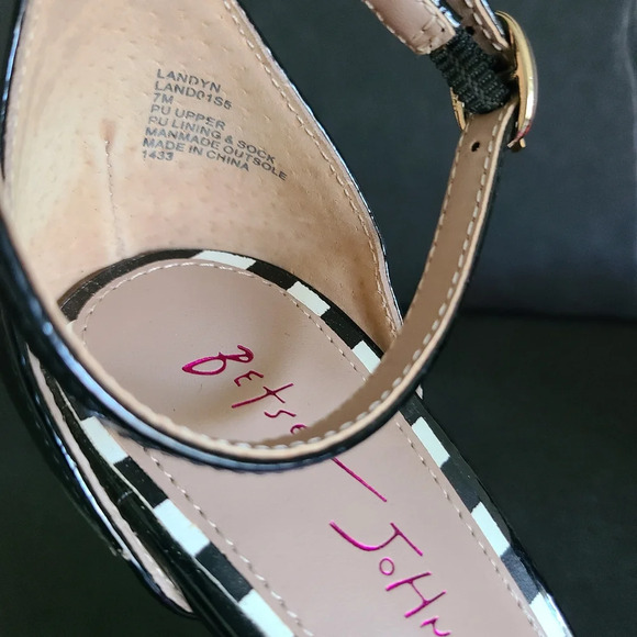 Betsey Johnson Landyn flower casual heels pump sz .7 - Picture 6 of 11